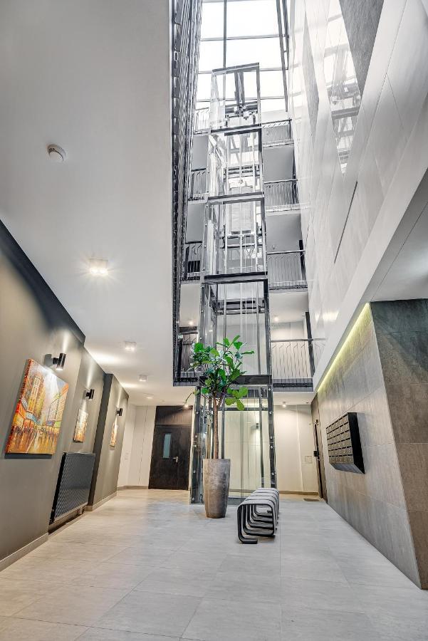 Happy Inn Presidential, Self Check-In, Parking In The Underground Garage VNO Extérieur photo