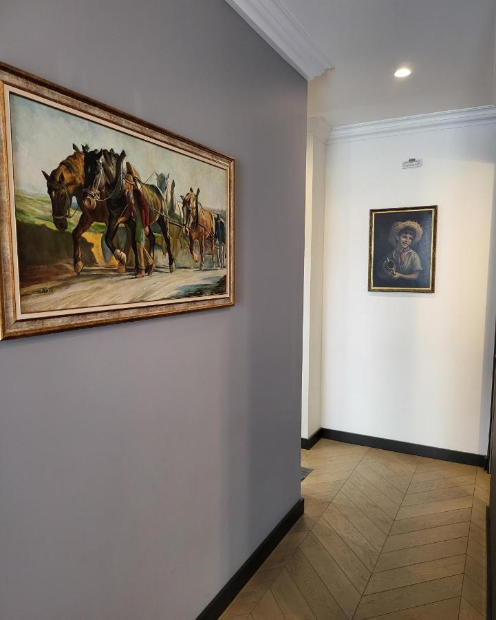 Happy Inn Presidential, Self Check-In, Parking In The Underground Garage VNO Extérieur photo