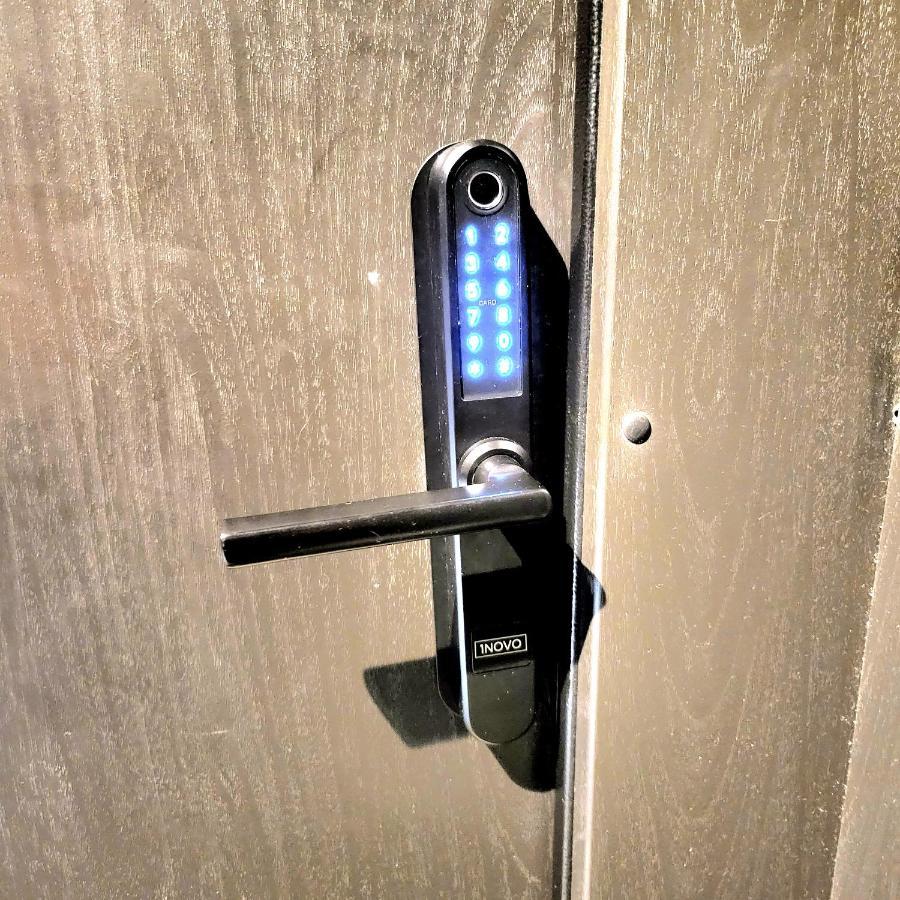 Happy Inn Presidential, Self Check-In, Parking In The Underground Garage VNO Extérieur photo
