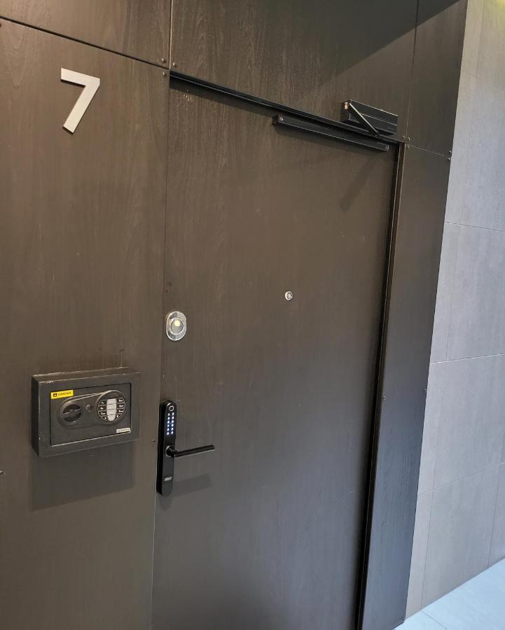 Happy Inn Presidential, Self Check-In, Parking In The Underground Garage VNO Extérieur photo