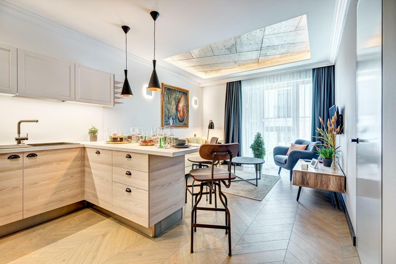 Happy Inn Presidential, Self Check-In, Parking In The Underground Garage VNO Extérieur photo