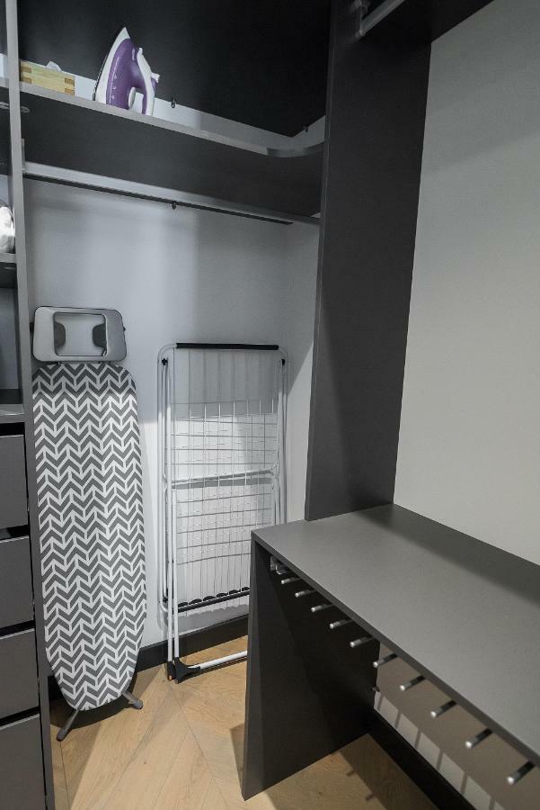 Happy Inn Presidential, Self Check-In, Parking In The Underground Garage VNO Extérieur photo
